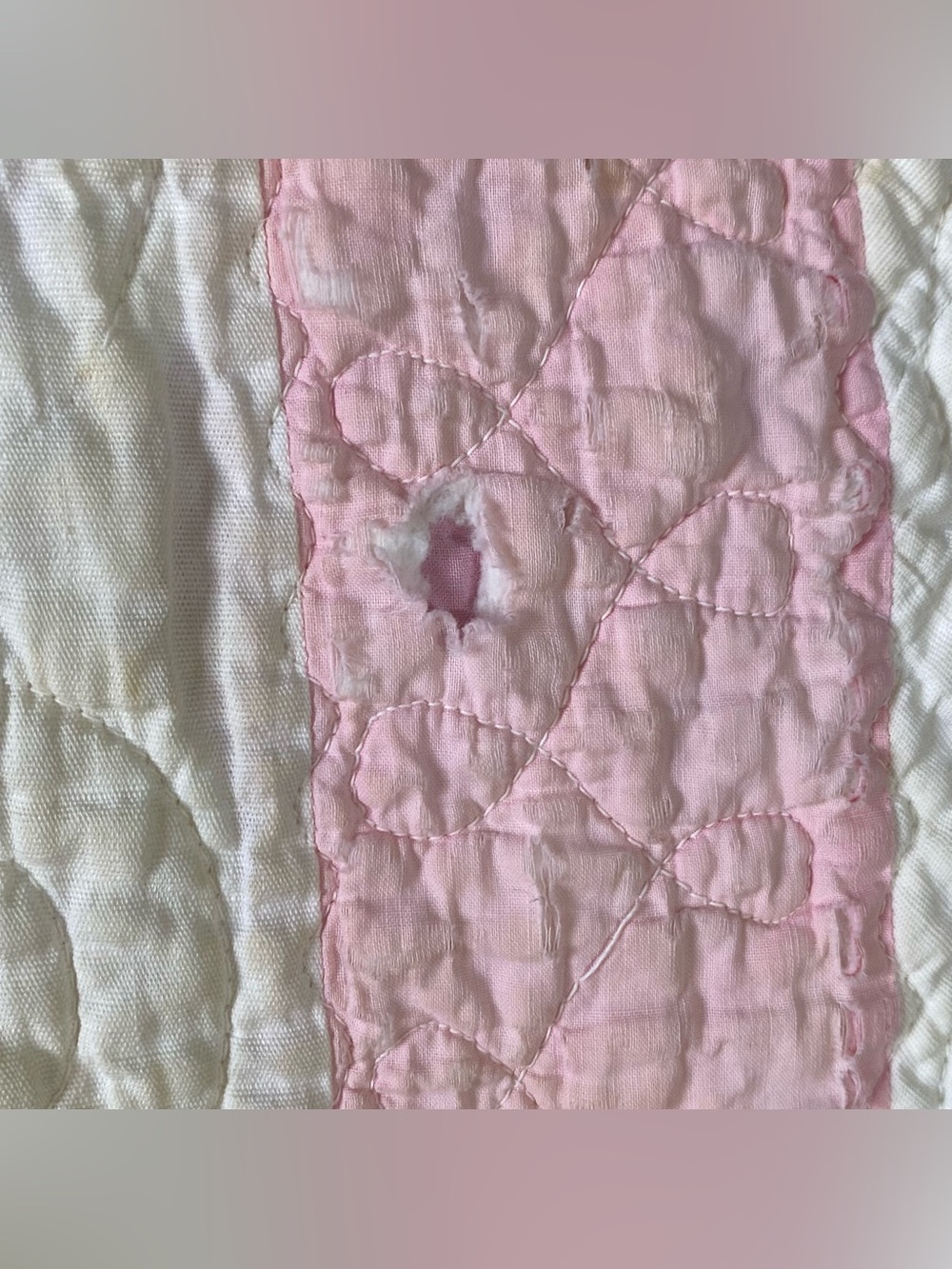 Vintage Appliqué Floral Cutter Quilt 78” x 82” - Picture 13 of 16